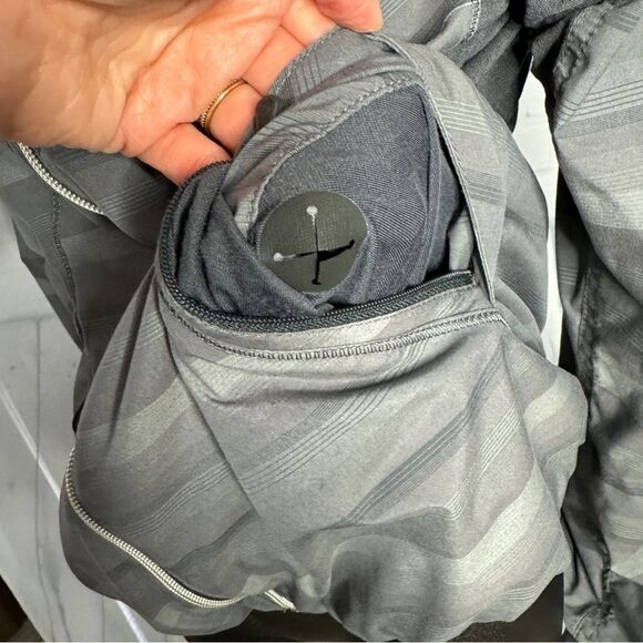 Lululemon gray nylon striped zipper hood zip up Run Hustle jacket size 6 - Picture 8 of 15